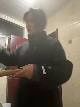 Snapshot of daaqnn chatting on 03-19-26, 12:42 daaqnn online show from 03-19-26, 12:42