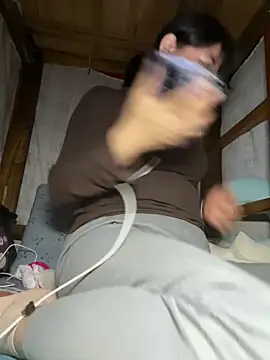 Snapshot of daaqnn chatting on 03-29-26, 12:49 daaqnn online show from 03-29-26, 12:49