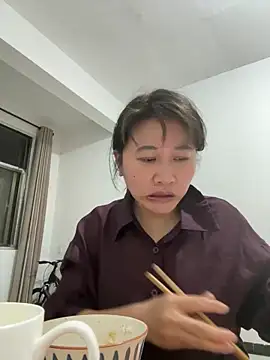 Snapshot of daaqnn chatting on 04-08-26, 12:27 daaqnn online show from 04-08-26, 12:27