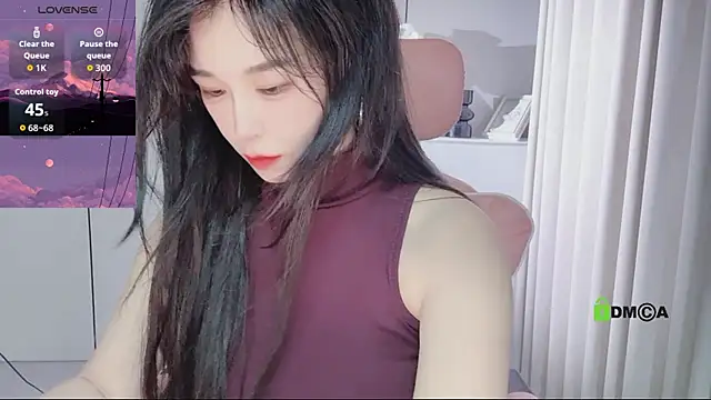 Snapshot of YunShan-33 chatting on 05-25-26, 04:29 YunShan-33 online show from 05-25-26, 04:29