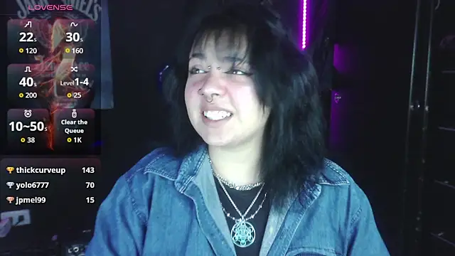 Jessie  wild online show from 11-17-25, 12:33