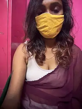 Snapshot of Queen-dhivya chatting on 11-14-25, 12:09 Queen-dhivya online show from 11-14-25, 12:09