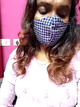 Snapshot of Queen-dhivya chatting on 12-04-25, 05:54 Queen-dhivya online show from 12-04-25, 05:54