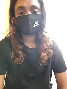 Snapshot of Queen-dhivya chatting on 12-15-25, 05:01 Queen-dhivya online show from 12-15-25, 05:01