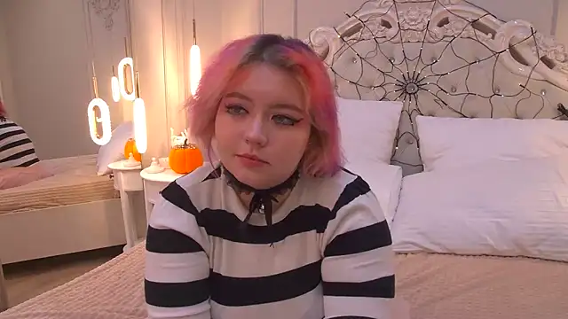 Snapshot of JennyBloom chatting on 11-08-25, 07:30 JennyBloom online show from 11-08-25, 07:30