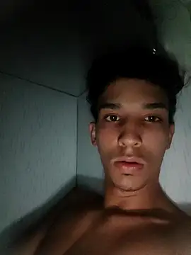 Snapshot of sougostoso18 chatting on 10-31-25, 09:32 sougostoso18 online show from 10-31-25, 09:32