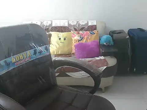 Snapshot of LovelyDancy chatting on 11-16-25, 02:06 LovelyDancy online show from 11-16-25, 02:06