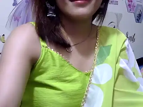 Snapshot of maira_33 chatting on 04-26-26, 11:30 maira 33 online show from 04-26-26, 11:30
