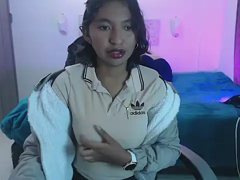 Snapshot of Samanta_777 chatting on 05-13-26, 04:43 Samanta 777 online show from 05-13-26, 04:43