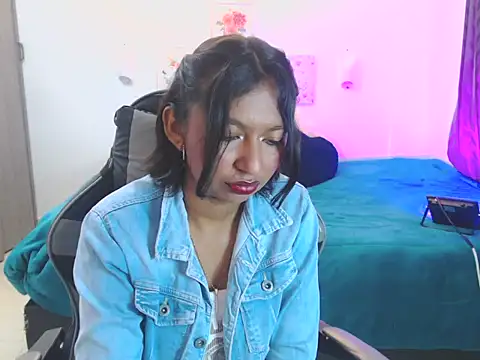 Snapshot of Samanta_777 chatting on 05-19-26, 01:56 Samanta 777 online show from 05-19-26, 01:56