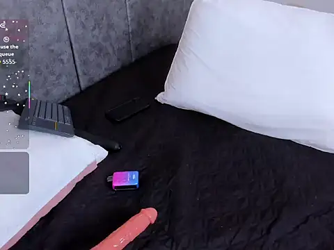 Chaarlotte 09 online show from 11-15-25, 06:26