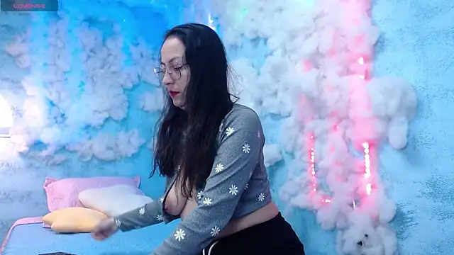 Snapshot of Lauryn_Jones chatting on 02-03-26, 08:36 Lauryn Jones online show from 02-03-26, 08:36