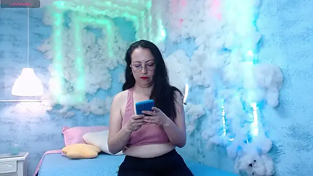 Snapshot of Lauryn_Jones chatting on 02-05-26, 07:51 Lauryn Jones online show from 02-05-26, 07:51