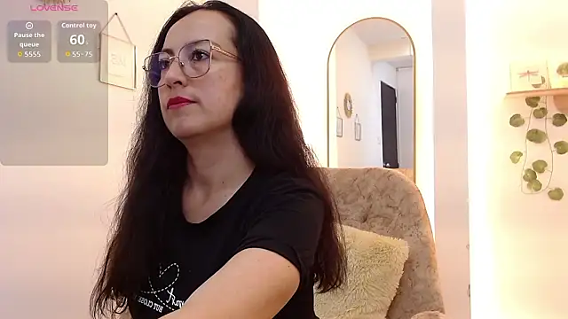 Snapshot of Lauryn_Jones chatting on 02-11-26, 07:08 Lauryn Jones online show from 02-11-26, 07:08