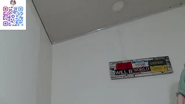 Snapshot of Victoria_Founta1n chatting on 11-01-25, 10:01 Victoria Founta1n online show from 11-01-25, 10:01