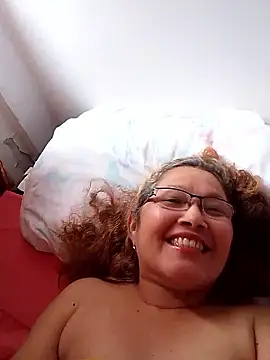 Snapshot of Cessi50 chatting on 01-16-26, 04:55 Cessi50 online show from 01-16-26, 04:55