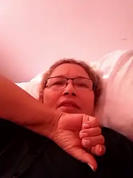 Snapshot of Cessi50 chatting on 01-17-26, 03:28 Cessi50 online show from 01-17-26, 03:28