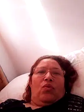 Snapshot of Cessi50 chatting on 02-05-26, 01:38 Cessi50 online show from 02-05-26, 01:38