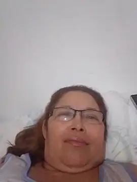 Snapshot of Cessi50 chatting on 02-06-26, 02:49 Cessi50 online show from 02-06-26, 02:49