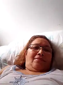 Snapshot of Cessi50 chatting on 02-06-26, 02:53 Cessi50 online show from 02-06-26, 02:53