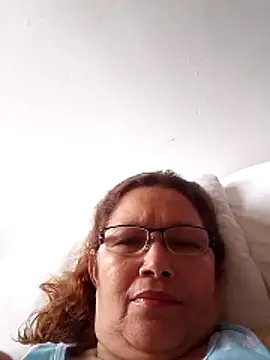 Snapshot of Cessi50 chatting on 02-12-26, 02:12 Cessi50 online show from 02-12-26, 02:12