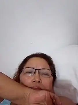 Snapshot of Cessi50 chatting on 02-13-26, 02:51 Cessi50 online show from 02-13-26, 02:51