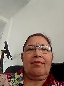 Snapshot of Cessi50 chatting on 02-18-26, 04:14 Cessi50 online show from 02-18-26, 04:14