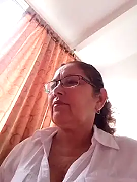 Snapshot of Cessi50 chatting on 02-21-26, 05:25 Cessi50 online show from 02-21-26, 05:25