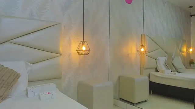 laurettedela rouse online show from 11-14-25, 11:09