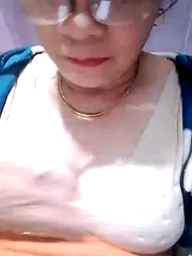 small-house123 online show from 12-16-25, 02:00