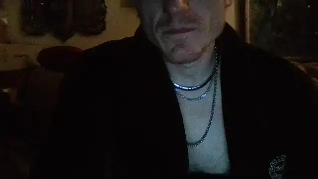 Snapshot of jigglethaypussi chatting on 12-01-25, 01:32 jigglethaypussi online show from 12-01-25, 01:32