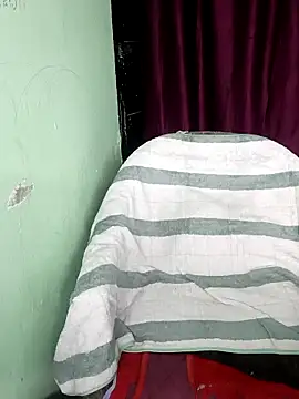 Snapshot of Hey_shiviii chatting on 02-19-26, 04:03 Hey shiviii online show from 02-19-26, 04:03