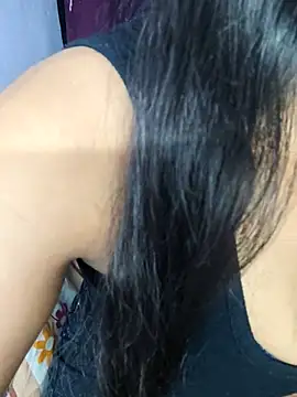 Snapshot of Hey_shiviii chatting on 03-29-26, 03:06 Hey shiviii online show from 03-29-26, 03:06