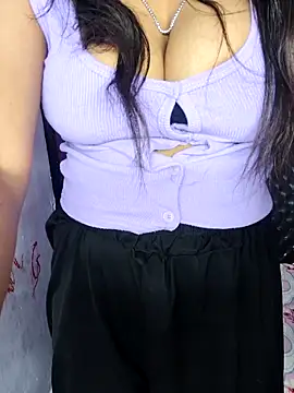 Snapshot of Hey_shiviii chatting on 04-11-26, 10:41 Hey shiviii online show from 04-11-26, 10:41