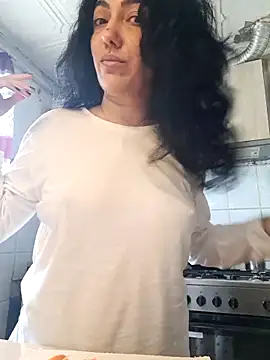 CharmingPearl online show from 03-18-26, 09:12