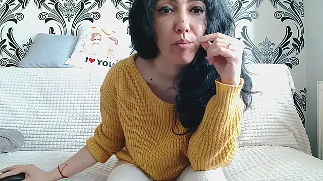 CharmingPearl online show from 04-14-26, 06:41