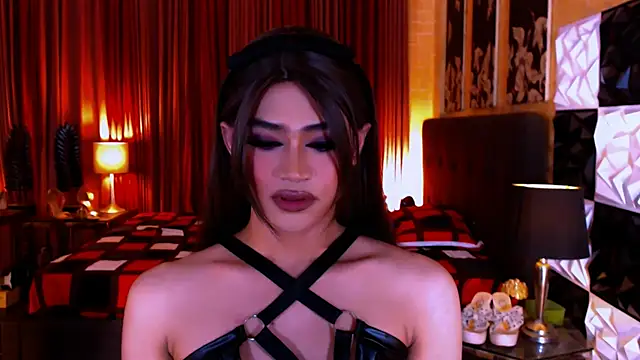 Snapshot of AthisaMooreTS chatting on 12-17-25, 10:10 AthisaMooreTS online show from 12-17-25, 10:10