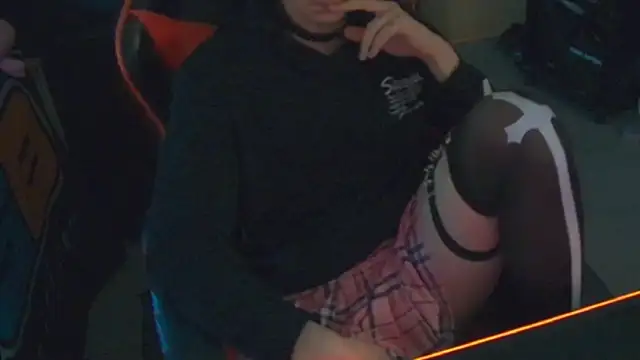 Snapshot of Liv_shy666 chatting on 11-06-25, 01:45 Liv shy666 online show from 11-06-25, 01:45