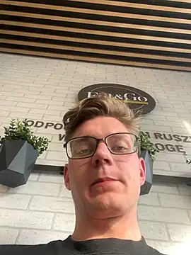 Niesmialyy online show from 11-01-25, 01:13