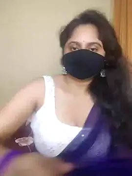Snapshot of mouni499 chatting on 06-24-26, 03:22 mouni499 online show from 06-24-26, 03:22