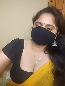 Snapshot of mouni499 chatting on 07-09-26, 02:21 mouni499 online show from 07-09-26, 02:21