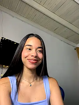 Snapshot of Milleradhara24 chatting on 11-25-25, 01:27 Milleradhara24 online show from 11-25-25, 01:27