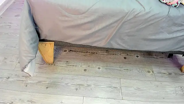 Snapshot of kendra_london chatting on 01-15-26, 11:26 kendra london online show from 01-15-26, 11:26