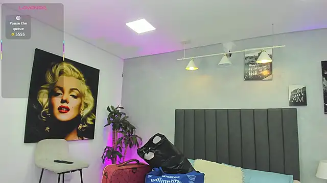 kendra london online show from 04-11-26, 11:14