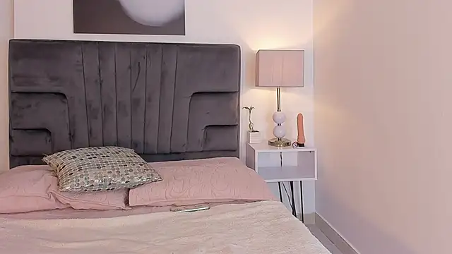 maddy  moon online show from 11-27-25, 04:25