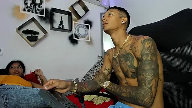 YuleimysAndAlex online show from 11-13-25, 04:22