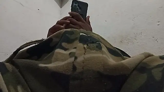 Snapshot of negrocomomisuerte chatting on 11-26-25, 05:52 negrocomomisuerte online show from 11-26-25, 05:52