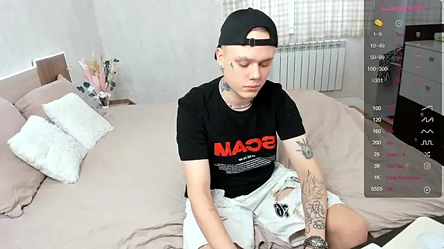 Snapshot of MettBliss chatting on 11-05-25, 03:28 MettBliss online show from 11-05-25, 03:28