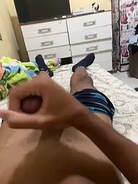 Novinhode18   online show from 12-04-25, 04:00