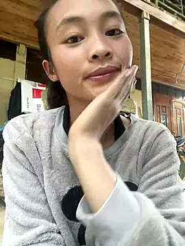 Snapshot of Li_ve chatting on 12-22-25, 10:01 Li ve online show from 12-22-25, 10:01